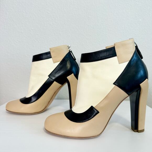 Chanel Color Block Ankle Boots with CC Logo Size EU 37.5 Black & Beige - Picture 9 of 10